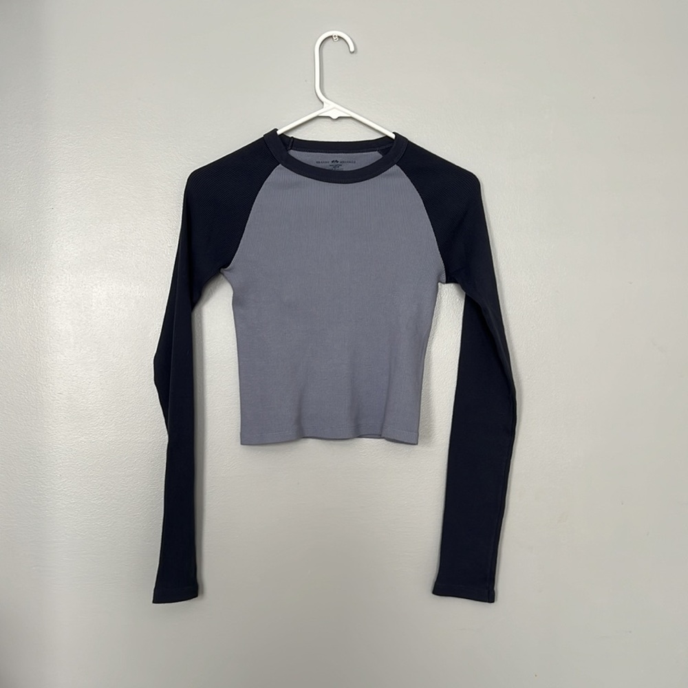 Brandy Melville Bella long sleeve top!
